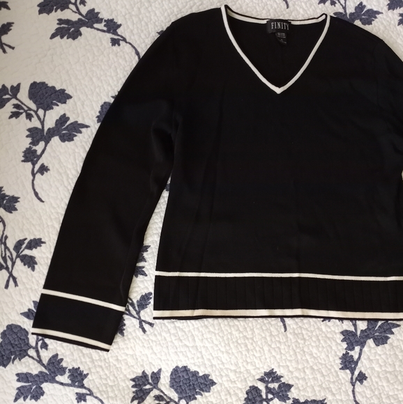 Infinity Women's Top - Picture 2 of 11